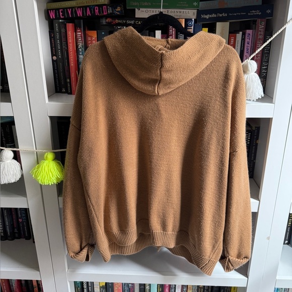 Boutique tan cozy oversized button front hooded sweater cardigan jacket grandpa - Picture 4 of 4